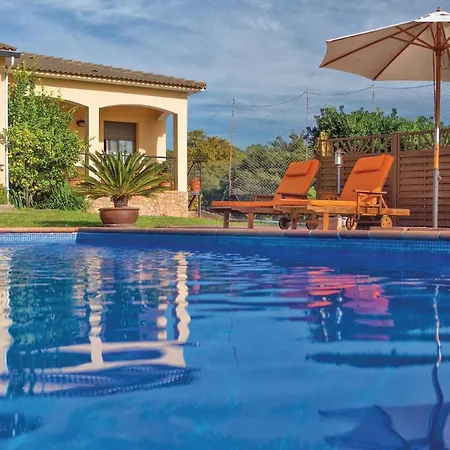 Casa de vacances Awesome In Tordera